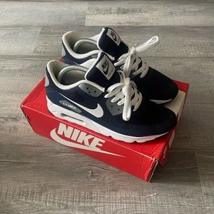 Air max 90’s essential